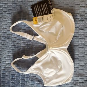 Olga Underwire White Bra NWT. Size 40DD.